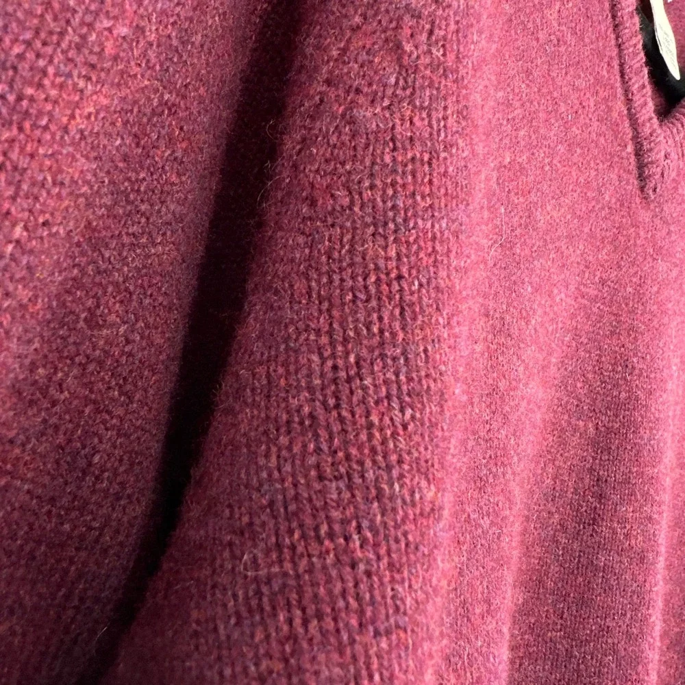 Vntg LL Bean Mens Knit Lambswool V Neck Sweater Burgundy Red L Christmas Holiday